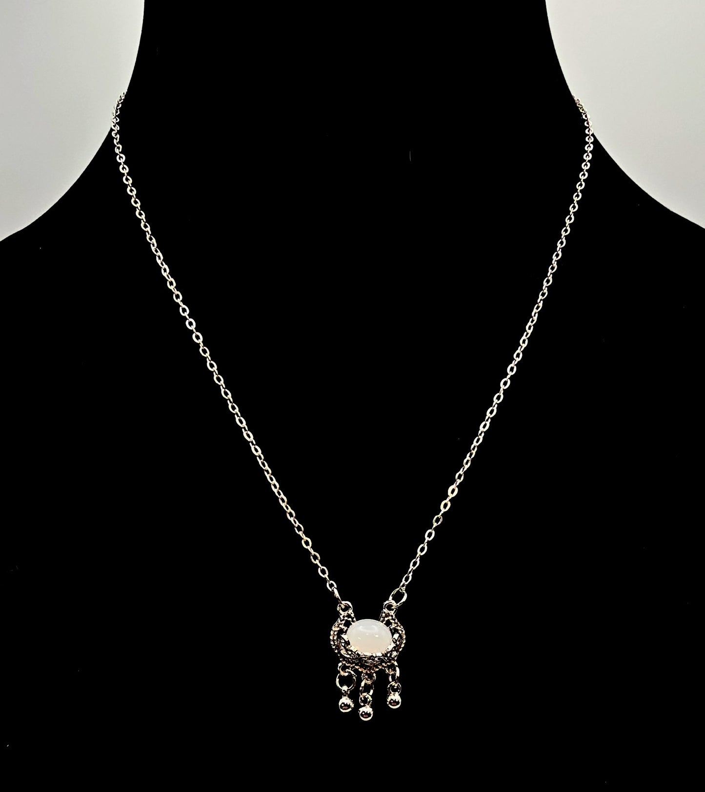 925 SILVER NECKLACE WITH WHITE JADE