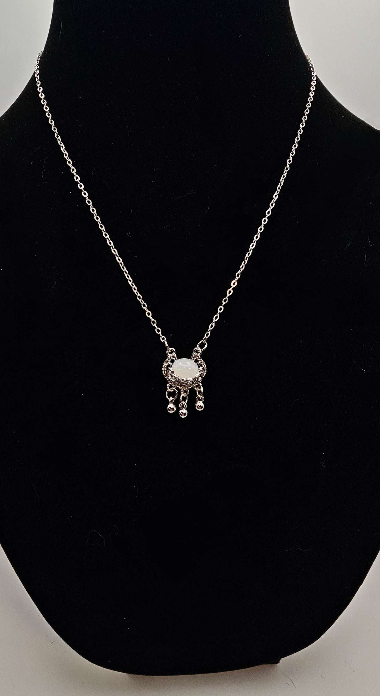 925 SILVER NECKLACE WITH WHITE JADE