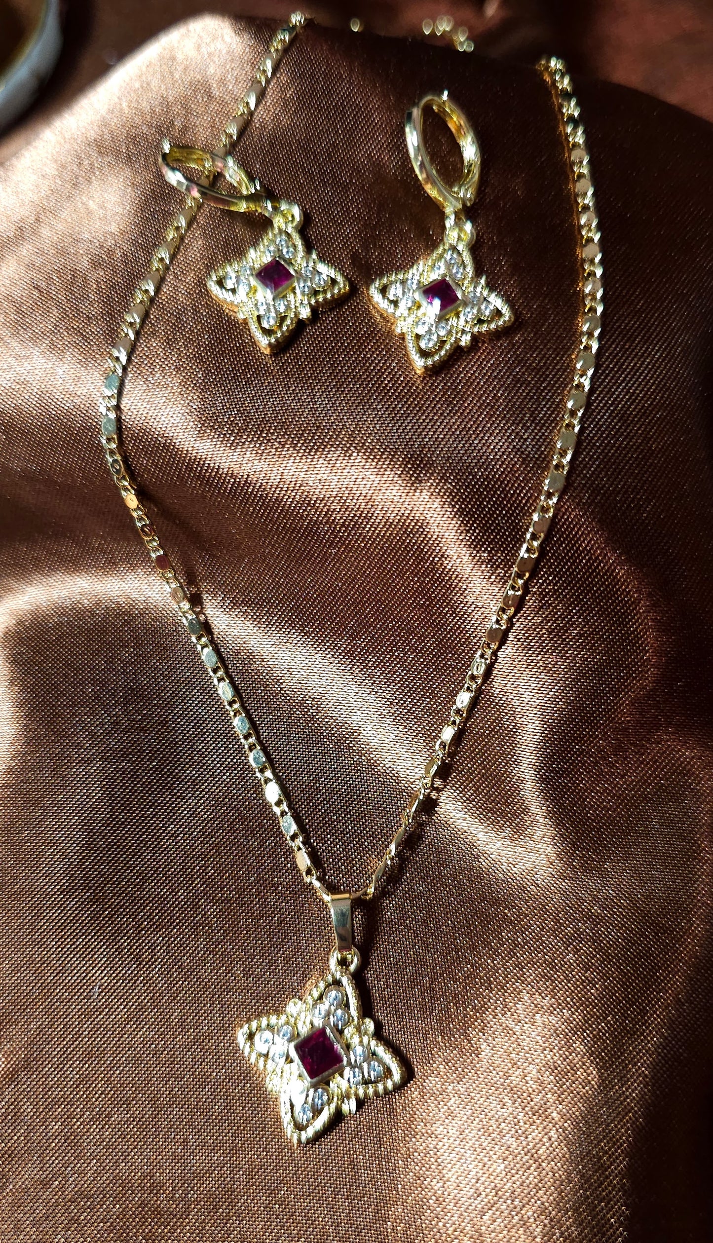 18k Gold Necklace and Earring set