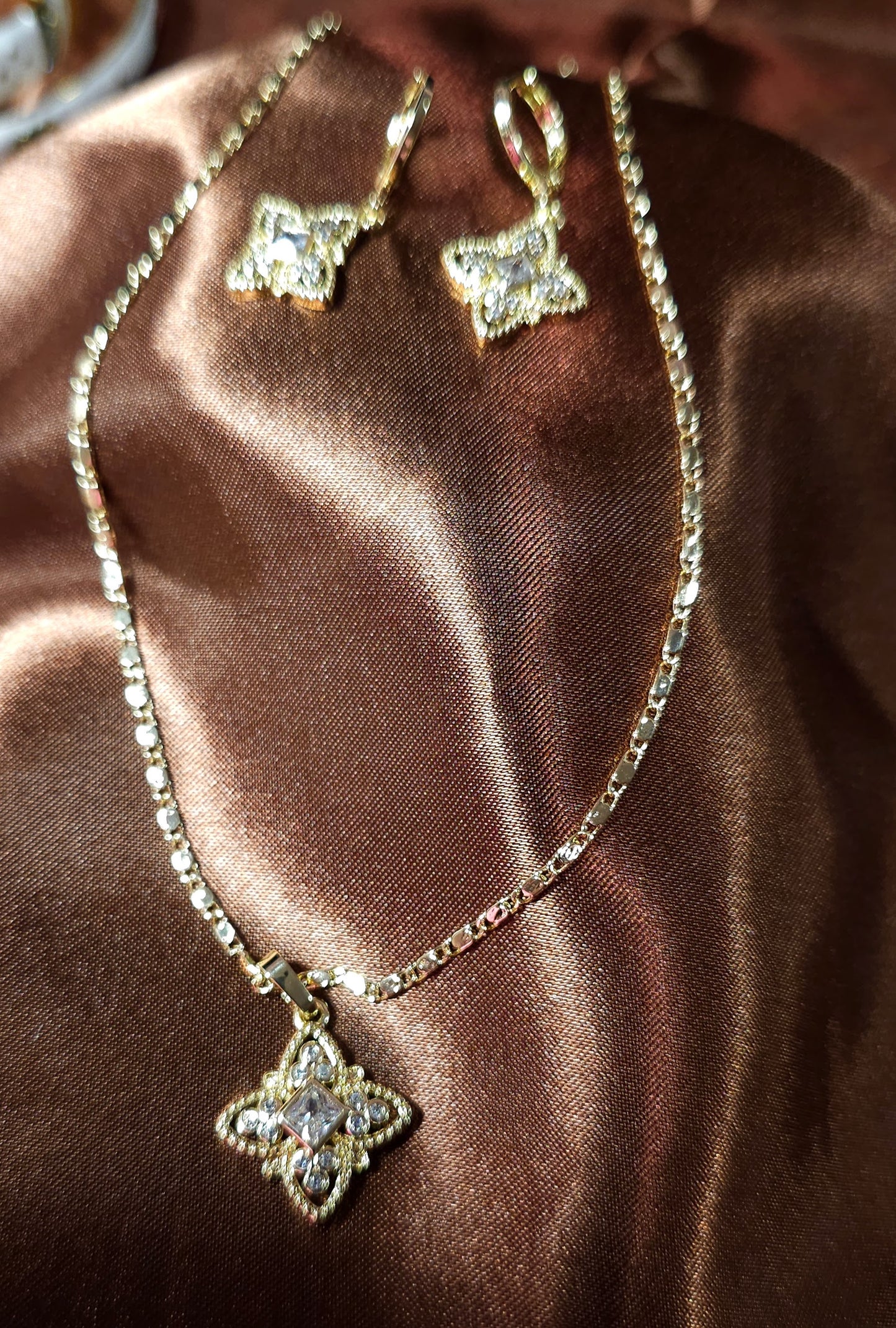 18k Gold Necklace and Earring set