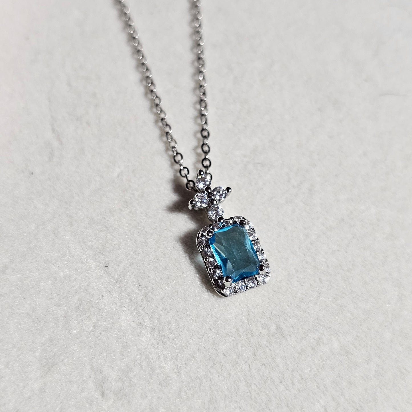 925 STERLING BLUE GEM PENDANT NECKLACE