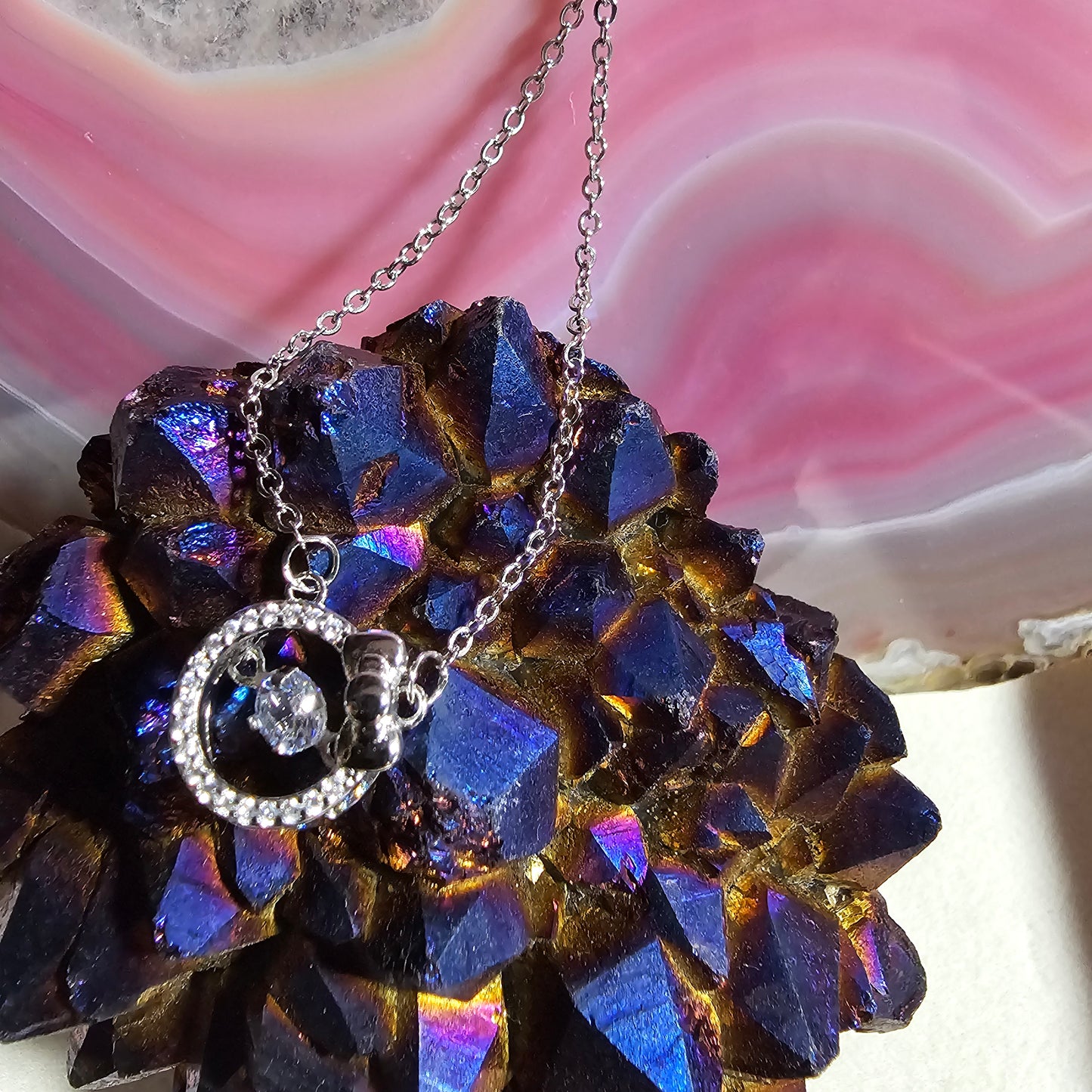 SILVER CIRCLE WITH BOW NECKLACE