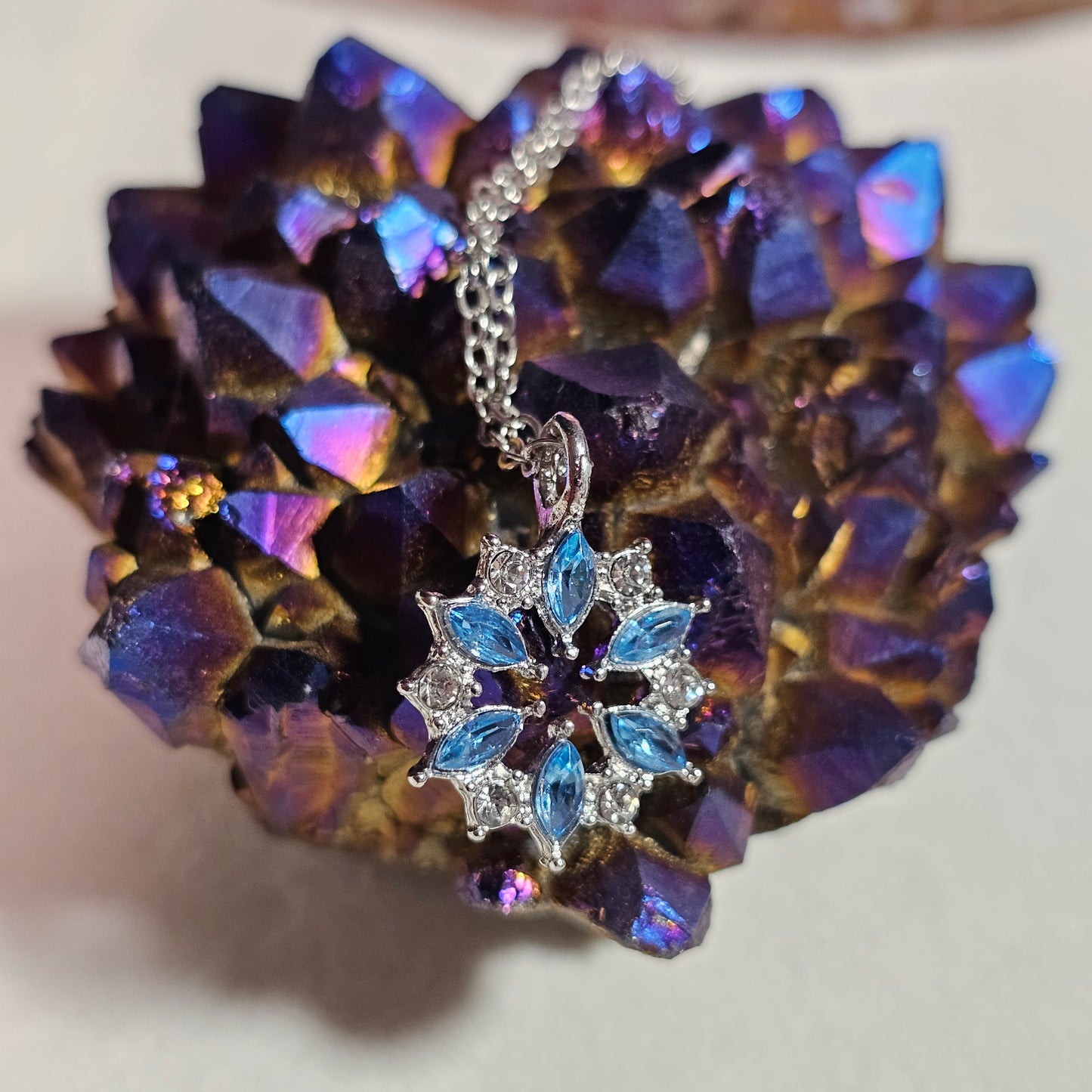 BLUE SNOWFLAKE NECKLACE