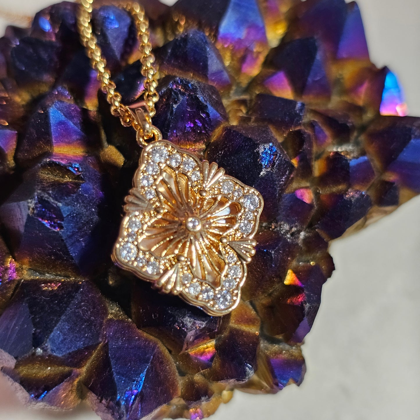 Four Leaf Cover Pendant