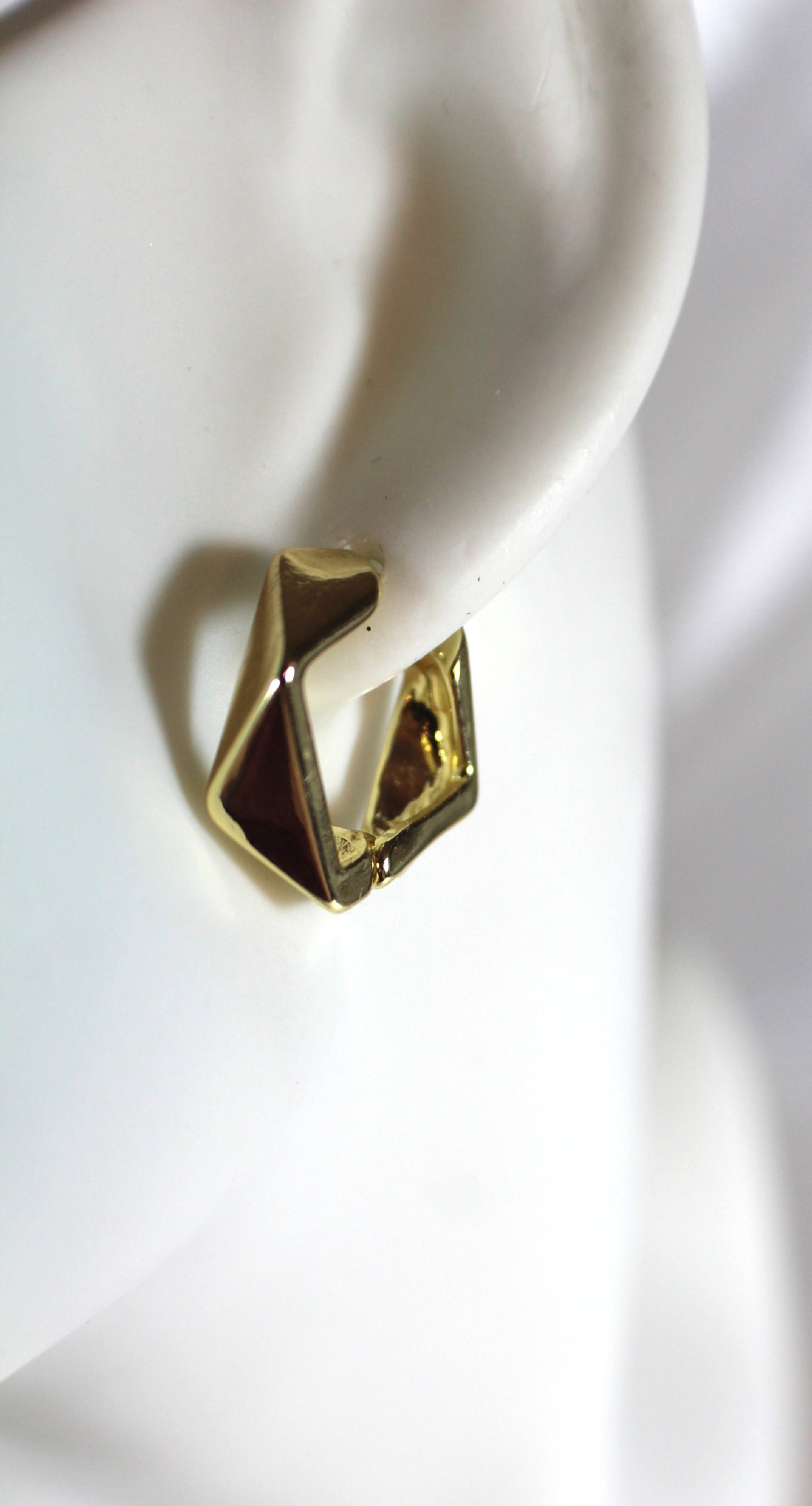 Geometric Folded Hoop Earrings – 18K Gold Plated Stainless Steel