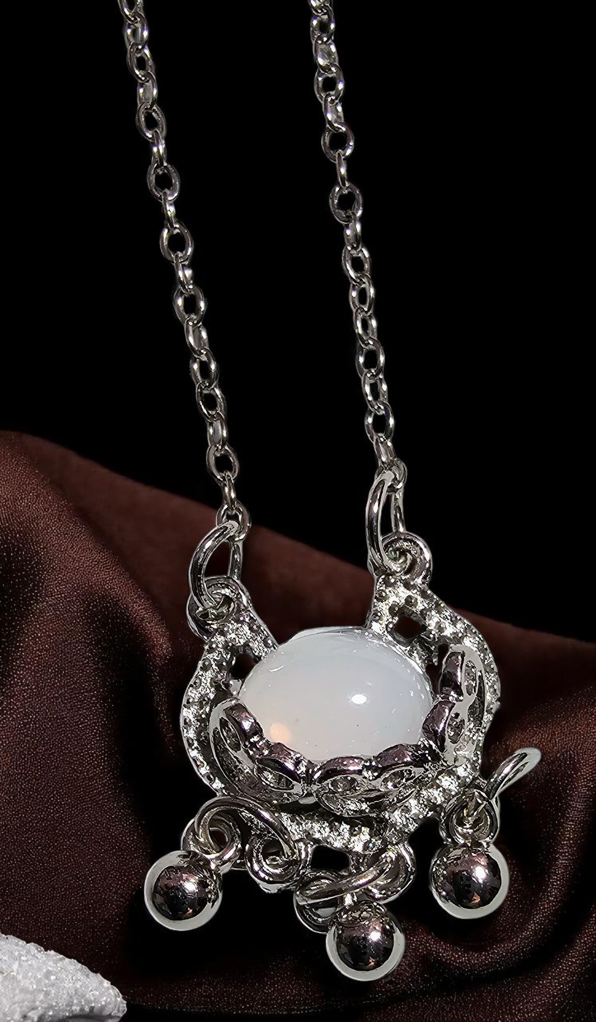 925 SILVER NECKLACE WITH WHITE JADE