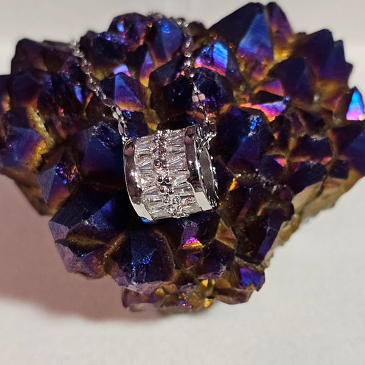 GOLD OR SILVER BARREL NECKLACE