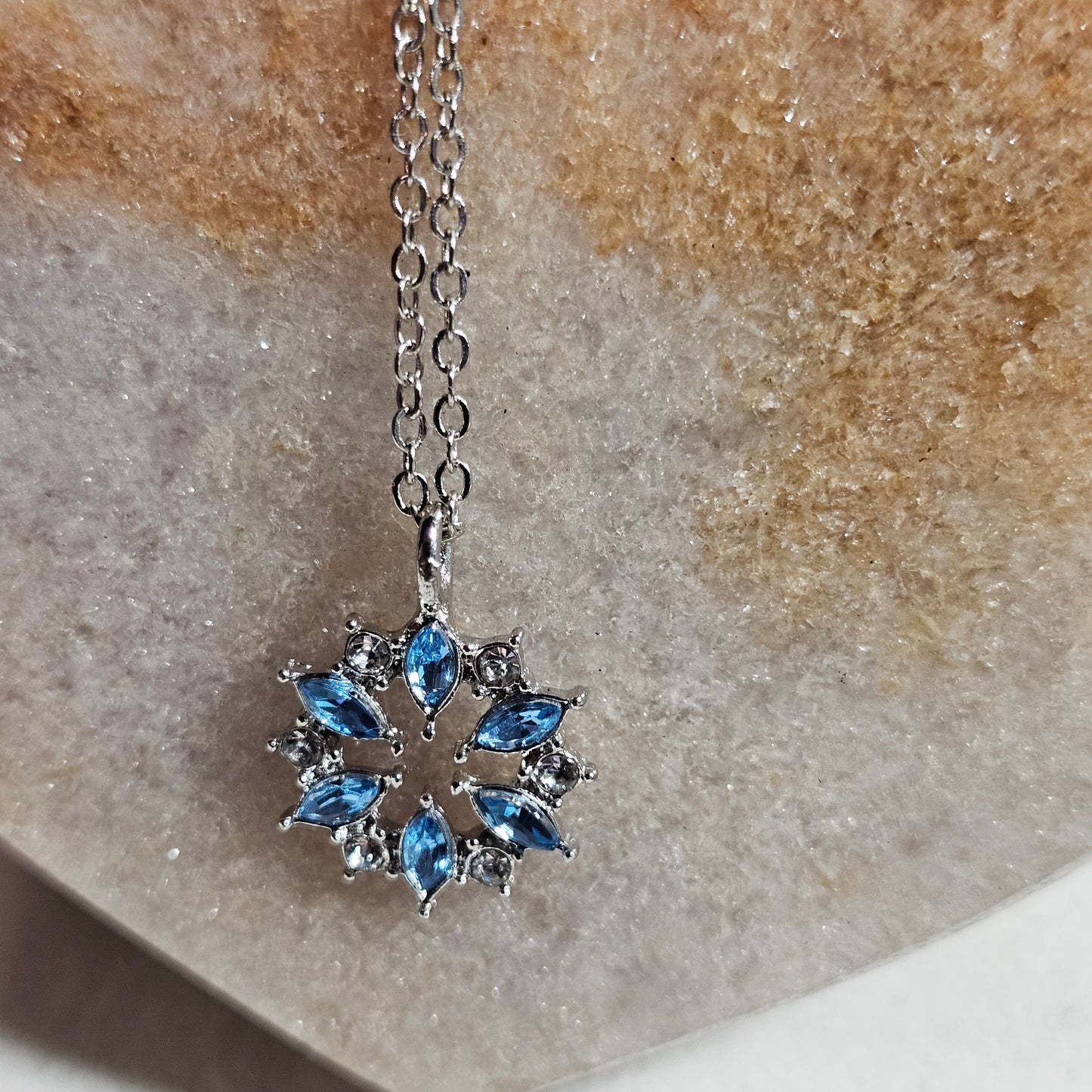 BLUE SNOWFLAKE NECKLACE