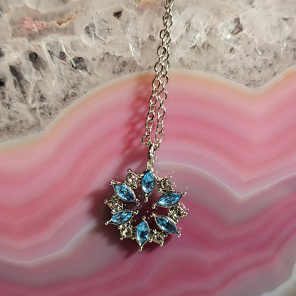 BLUE SNOWFLAKE NECKLACE
