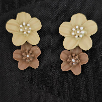 Dual color flower earrings
