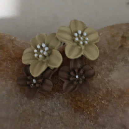 Dual color flower earrings