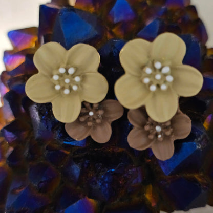 Dual color flower earrings