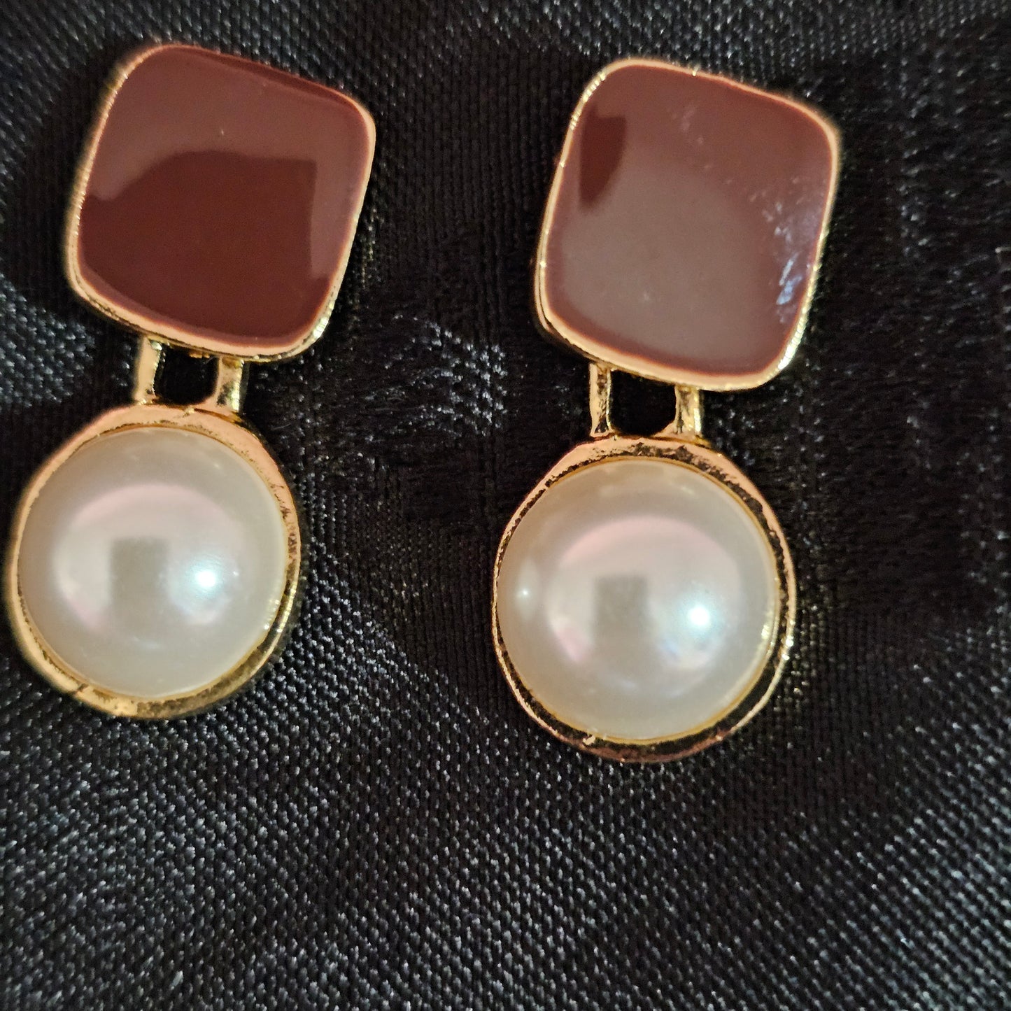 Red  Square with pearl drop Earrings