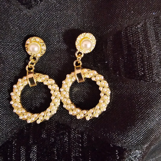 Pearl and rhinestone circle dangle earrings