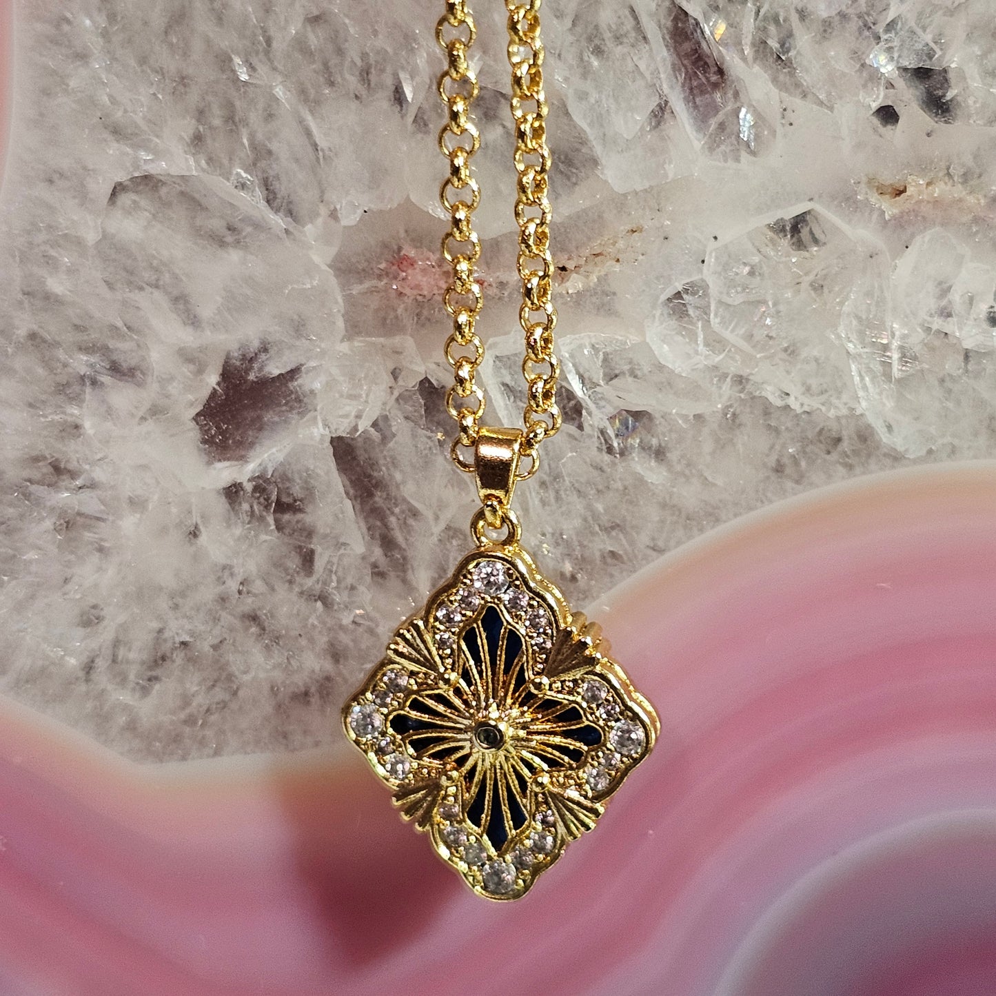 Four Leaf Cover Pendant