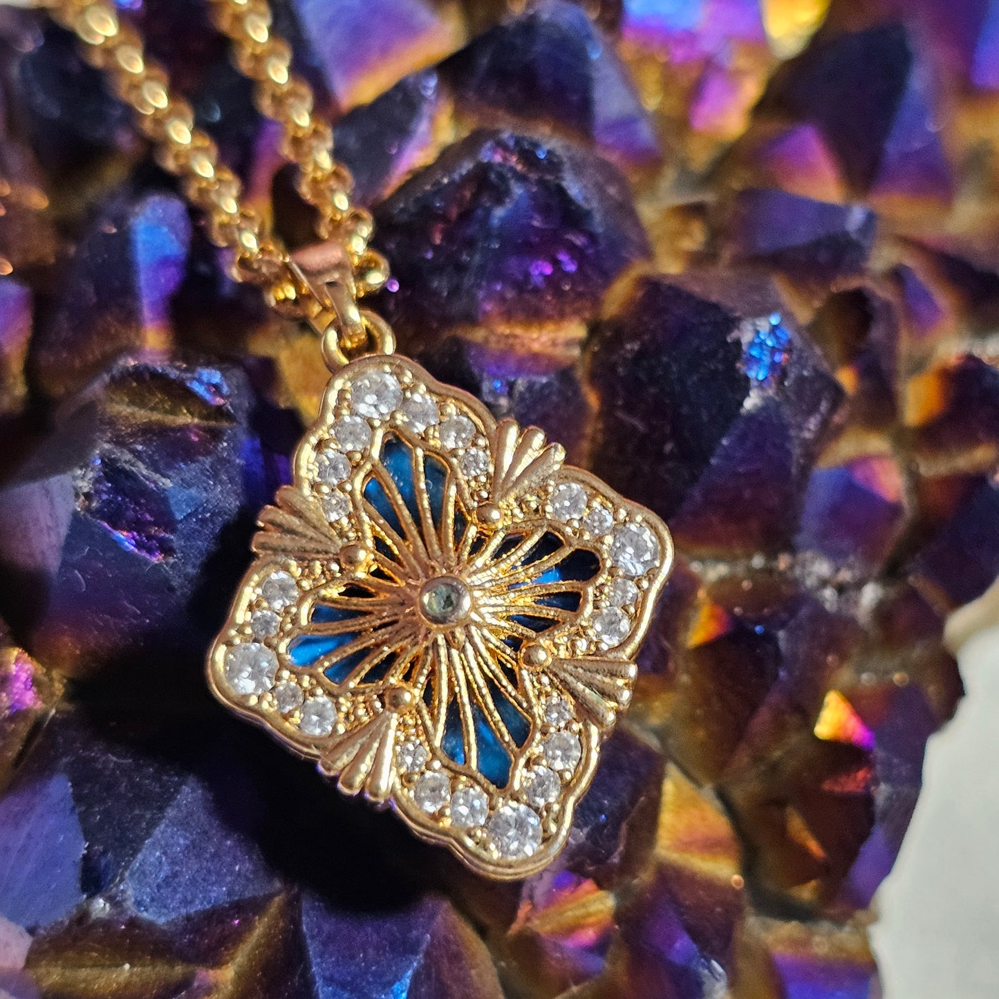 Four Leaf Cover Pendant