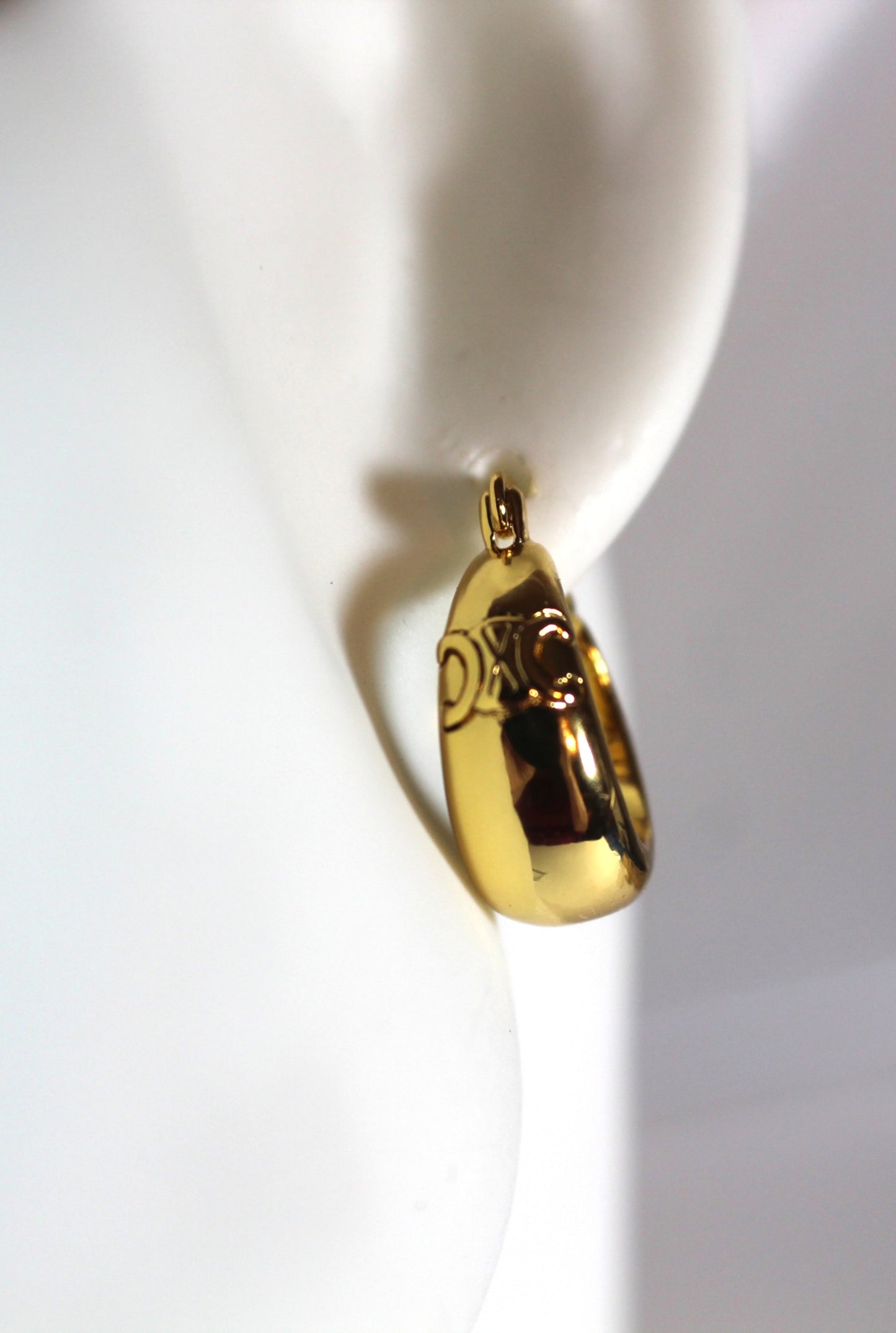 Minimalist Cylinder Drop Earrings – 18K Gold Plated