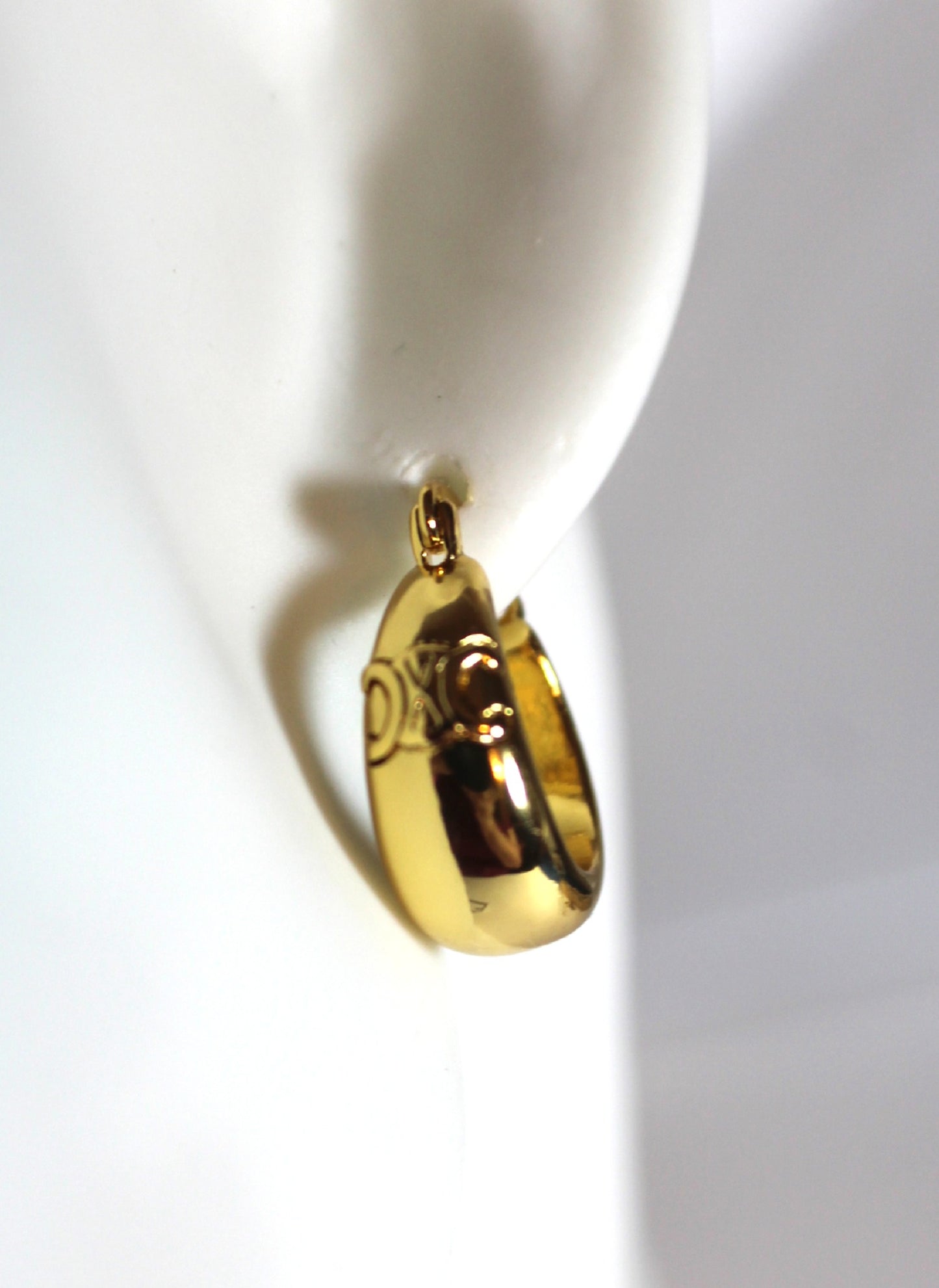 Minimalist Cylinder Drop Earrings – 18K Gold Plated