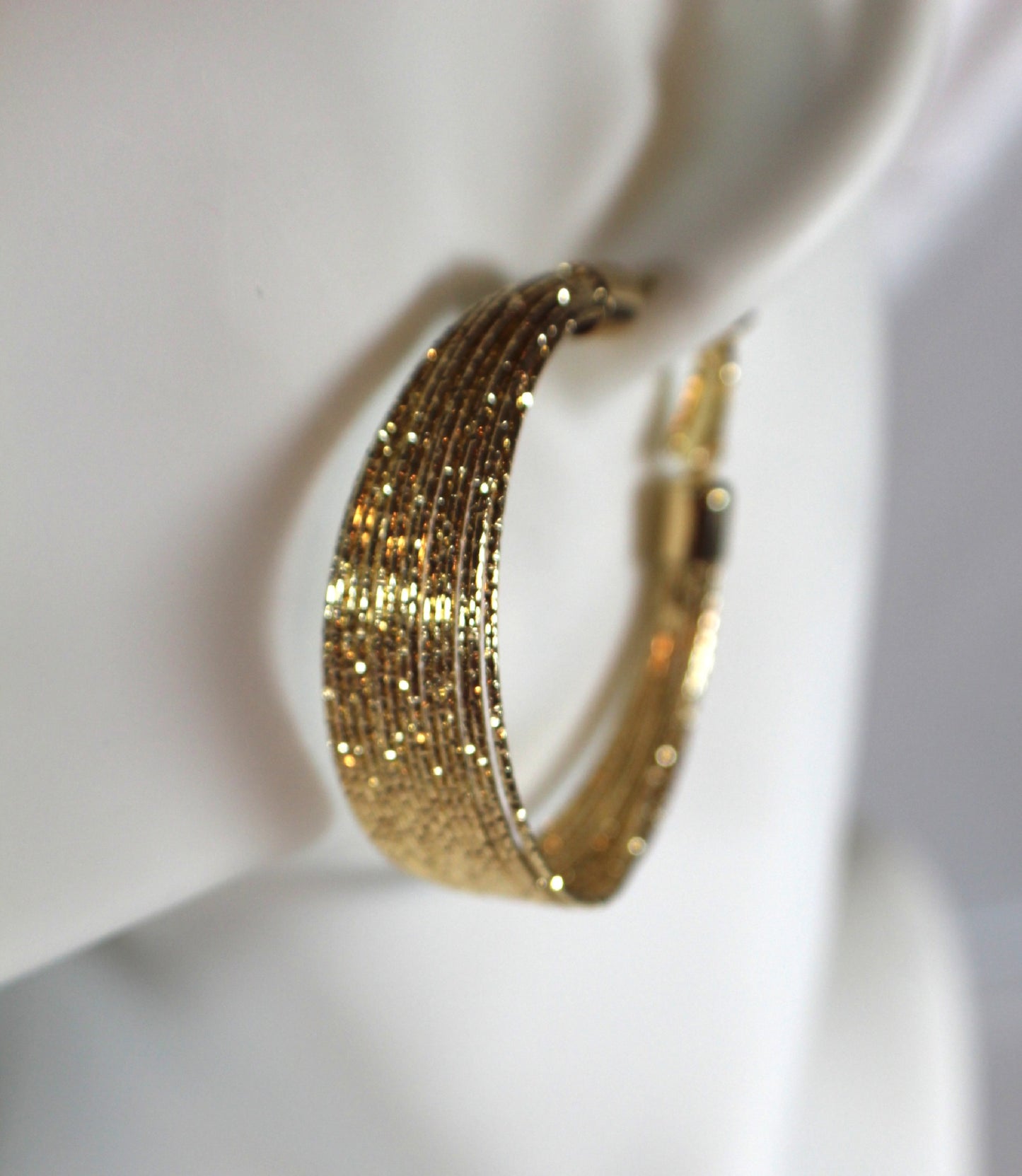 Textured Gold Hoop Earrings – 18K Gold Plated Stainless Steel