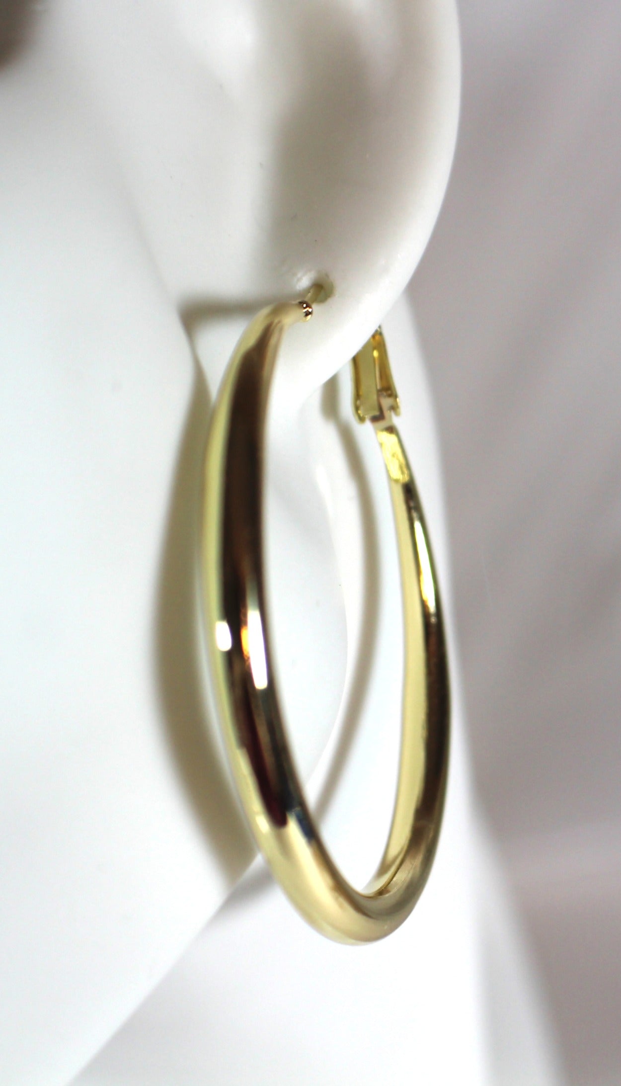 Classic Gold Hoop Earrings – 18K Gold Plated Stainless Steel