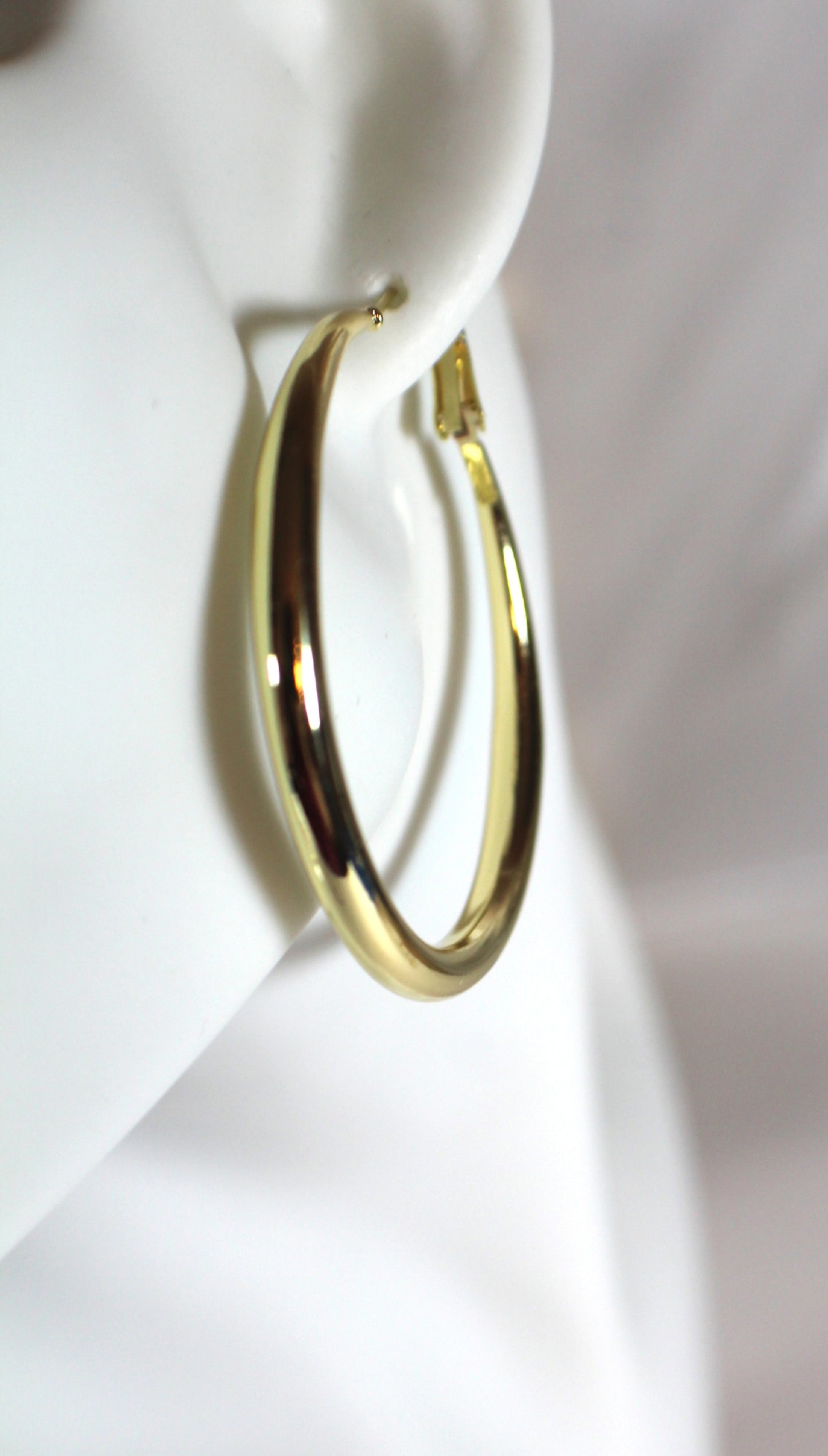 Classic Gold Hoop Earrings – 18K Gold Plated Stainless Steel