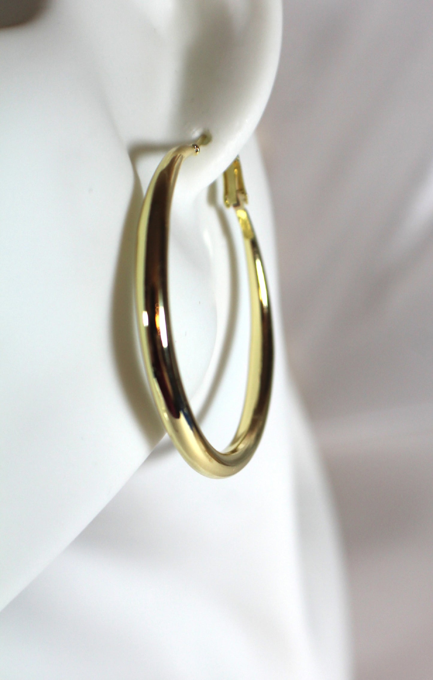 Classic Gold Hoop Earrings – 18K Gold Plated Stainless Steel