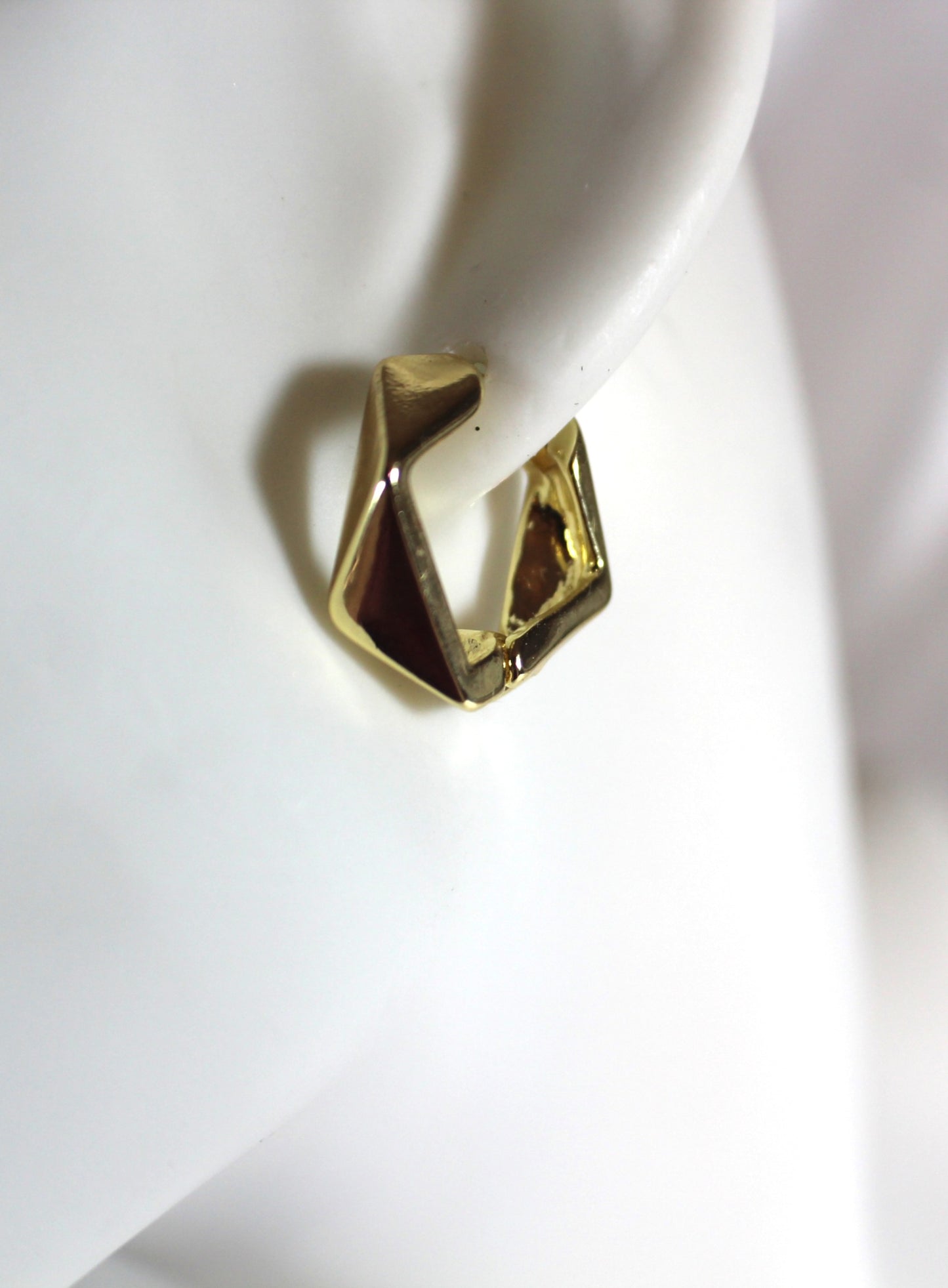 Geometric Folded Hoop Earrings – 18K Gold Plated Stainless Steel