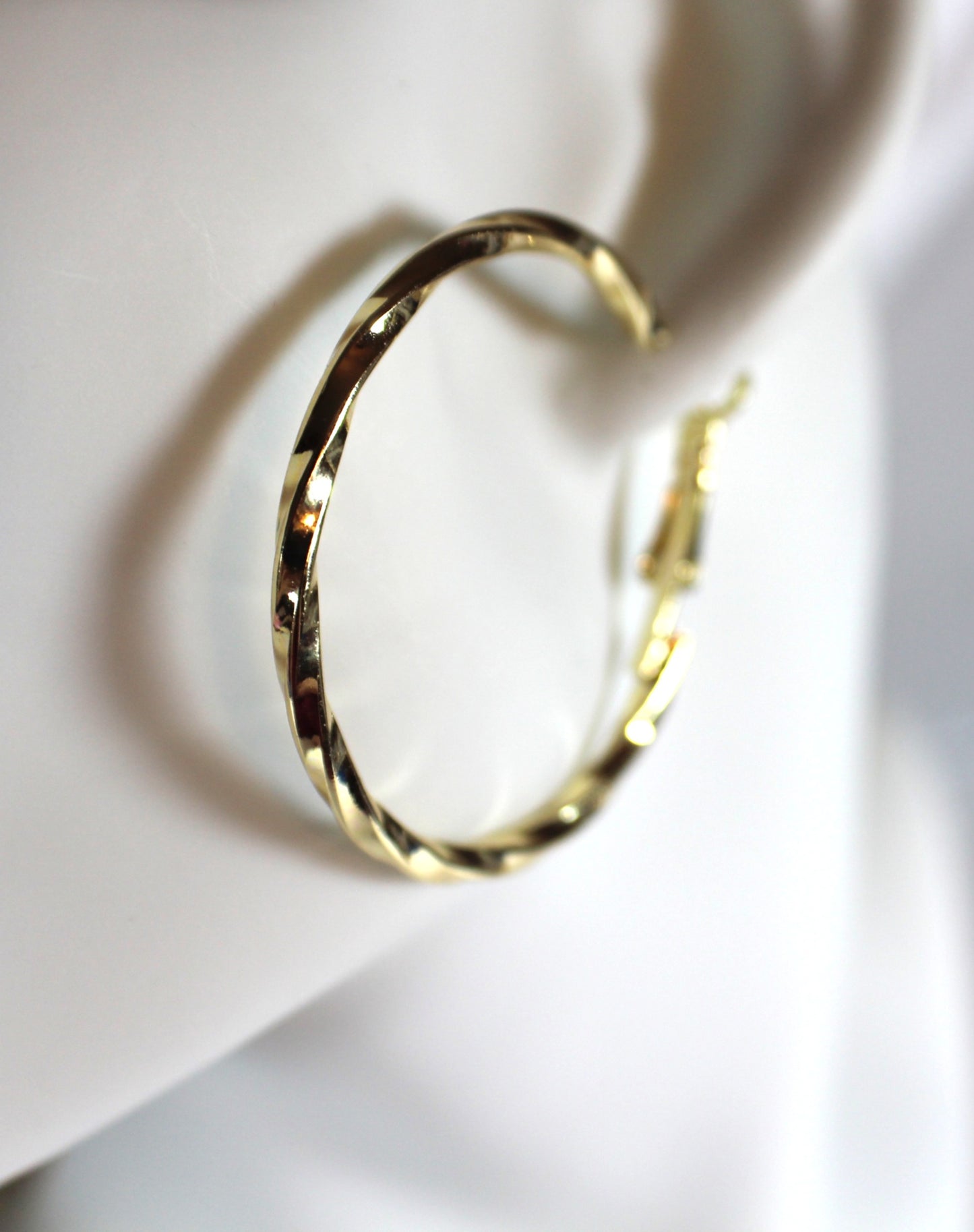Twisted Gold Hoop Earrings – 18K Gold Plated Stainless Steel