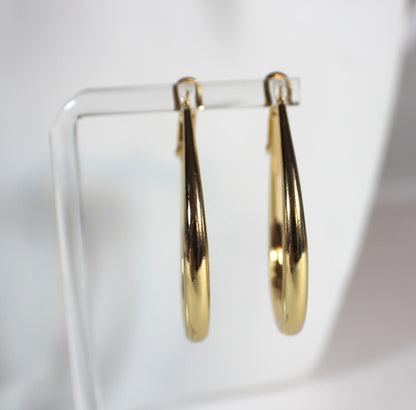 Slim Oval Gold Hoop Earrings – 18K Gold Plated Stainless Steel