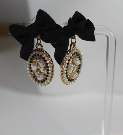 Midnight Pearl Bow Earrings