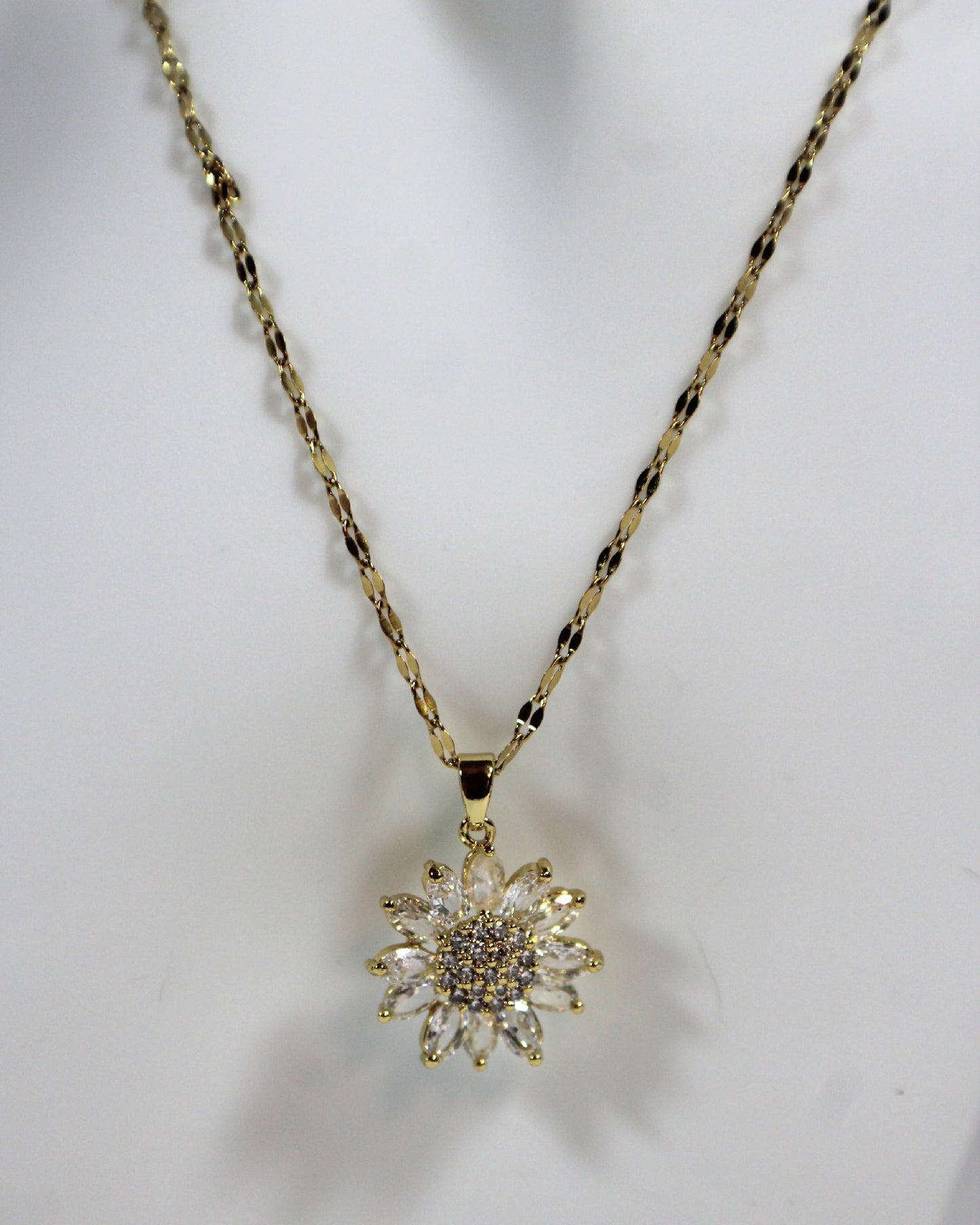 Golden Daisy Sparkle Necklace